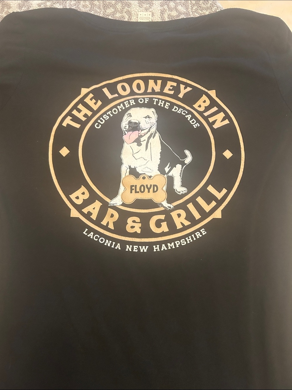 The looney Bin bar & Grille Black Short Sleeve Tee with Tan & White Looney Bin M